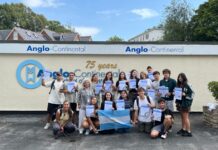 Estudiantes del Instituto de Lengua Inglesa vivieron un enriquecedor viaje de estudios a Inglaterra