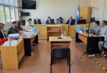 Acusan a policía de intimidar a detenido para que transfiera una camioneta