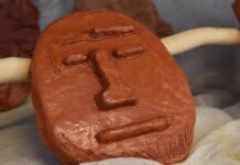 Inauguran muestra de máscaras cerámicas creadas por estudiantes de escuelas rurales de Chubut