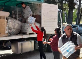 Asisten a pobladores afectados por el temporal y los incendios en Chubut