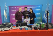 El seleccionado chubutense de ciclismo recibió materiales deportivos