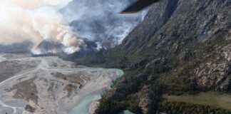 Sigue el operativo para controlar el incendio forestal en la zona de El Turbio