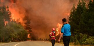 Más de 200 brigadistas y siete medios aéreos combaten incendios en la Cordillera