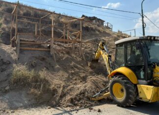 El municipio derribó una construcción ilegal en el acceso a Valle Chico