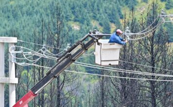 Restablecieron el servicio eléctrico en Epuyén y Cholila