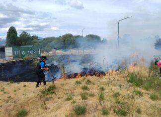Incendio de pastizales en Trevelin: piden extremar los cuidados