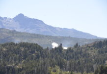 Continúa el combate del fuego en la zona sur del Parque Los Alerces