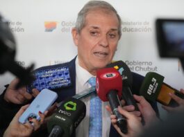 El Gobierno del Chubut anunció un bono extraordinario de 250 mil pesos a docentes y auxiliares de la Educación