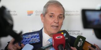 El Gobierno del Chubut anunció un bono extraordinario de 250 mil pesos a docentes y auxiliares de la Educación