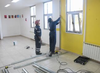 Realizan trabajos de mejora en la Escuela Experimental 2005