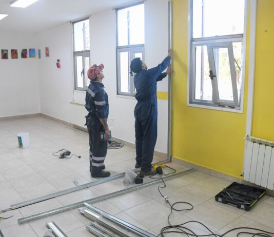 Realizan trabajos de mejora en la Escuela Experimental 2005