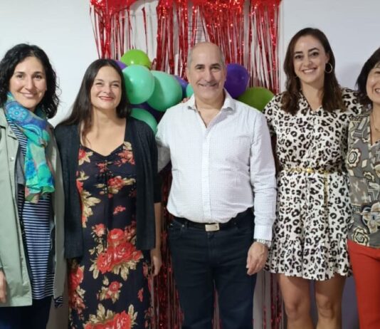 Una vida enseñando: Carlos Andrés Regueiro se despide de las aulas