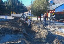 Realizan obras de cordón cuneta en calle Dante Brozzi