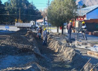 Realizan obras de cordón cuneta en calle Dante Brozzi