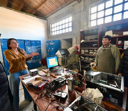 Torres y Taccetta recorrieron el nuevo módulo de la Planta de Residuos de Esquel