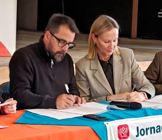 Esquel adhirió a la Declaración de París para trabajar contra el VIH