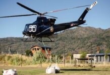 Restauración: Chubut concretó el primer operativo aéreo de transporte masivo de plantines