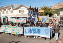 Esquel marcha en defensa de la educación pública y el financiamiento universitario