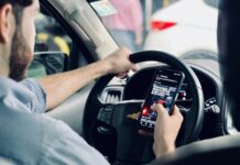Comenzaron a aplicar multas de hasta 600 mil pesos por usar el celular al conducir y no utilizar el cinturón de seguridad