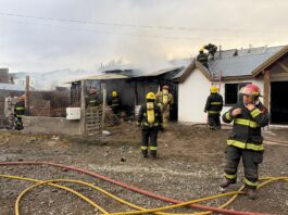 El municipio dispuso un operativo de asistencia a la familia damnificada por el incendio en el barrio Lennart Englund