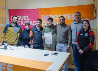 El municipio entregó Becas Deportivas a atletas locales