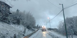 El municipio realiza tareas de despeje en la subida a Laguna La Zeta