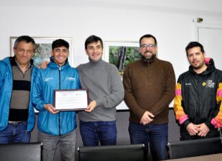 Chubut anunció una pista de tartán para Esquel y reconoció a Joaquín Arbe y Eulalio Muñoz