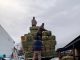 Entregaron forraje a productores de Lago Rosario y Sierra Colorada