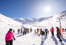 La Hoya continúa con la apertura de pistas y su oferta para esquiadores