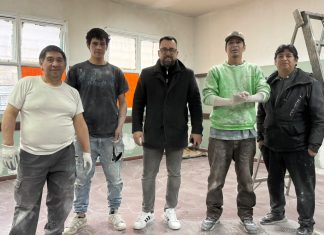 Realizan trabajos de pintura y mantenimiento en la Escuela N° 210 del barrio Badén