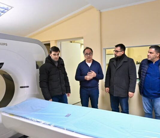 El Hospital de Esquel incorporó un tomógrafo con inteligencia artificial y duplicó la capacidad de su Sala de Diálisis