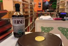 Esquel presenta un alfajor XL de Fernet con identidad cordillerana
