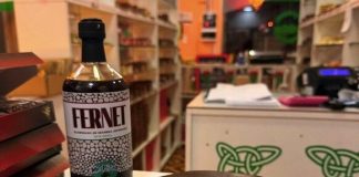 Esquel presenta un alfajor XL de Fernet con identidad cordillerana