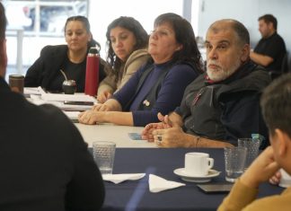 El Gobierno informó acuerdo salarial y recategorizaciones para auxiliares de la Educación