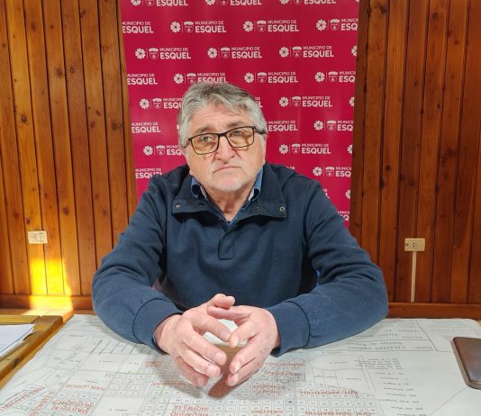 Esquel inició un plan de enripiado y mantenimiento de 150 cuadras de tierra