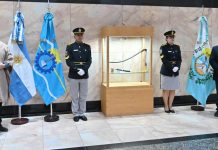 La réplica del Sable Corvo de San Martín se exhibe por primera vez en la Casa de Gobierno