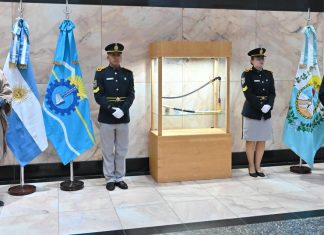 La réplica del Sable Corvo de San Martín se exhibe por primera vez en la Casa de Gobierno