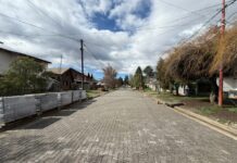 Finalizan la primera cuadra de adoquinado de la calle Fleming