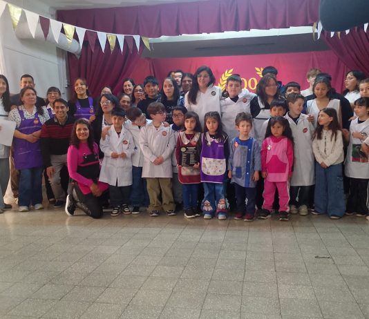 La Escuela N° 25 de Futalaufquen celebra su centenario y fortalece el proyecto ambiental que ya plantó más de 32 mil árboles nativos