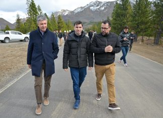 Torres en Esquel: el gobernador inauguró un complejo turístico y recorrió obras en el Aeropuerto
