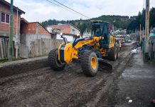 Avanza la obra de adoquinado en el barrio Cañadón de Borquez