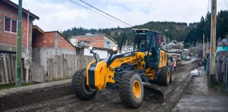 Avanza la obra de adoquinado en el barrio Cañadón de Borquez