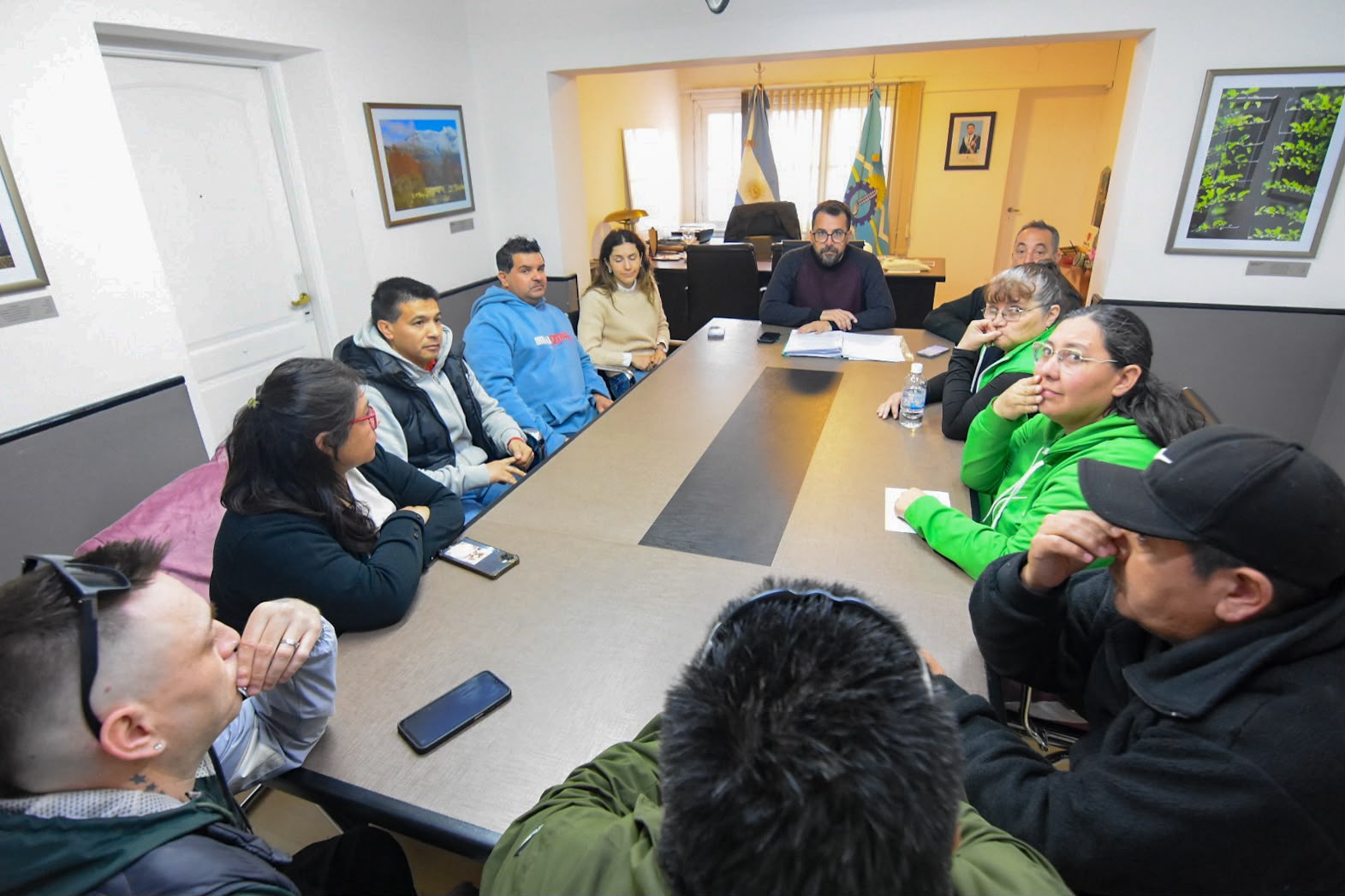 Taccetta recibió a SOEME y ATE para iniciar las negociaciones salariales - Diario La Portada